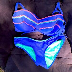 Swim suit! Size medium bottoms and a large top! So cute!